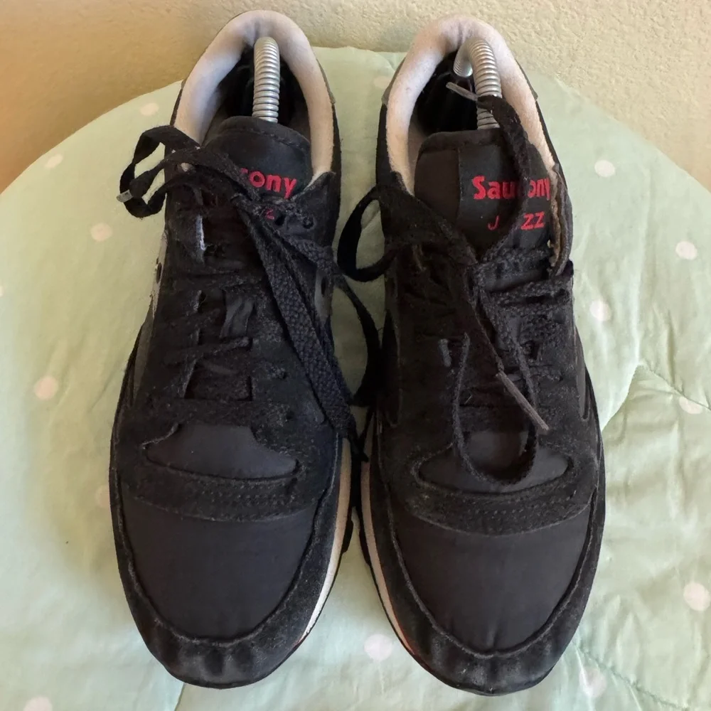Saucony Jazz Black Sneakers Womens Size 6